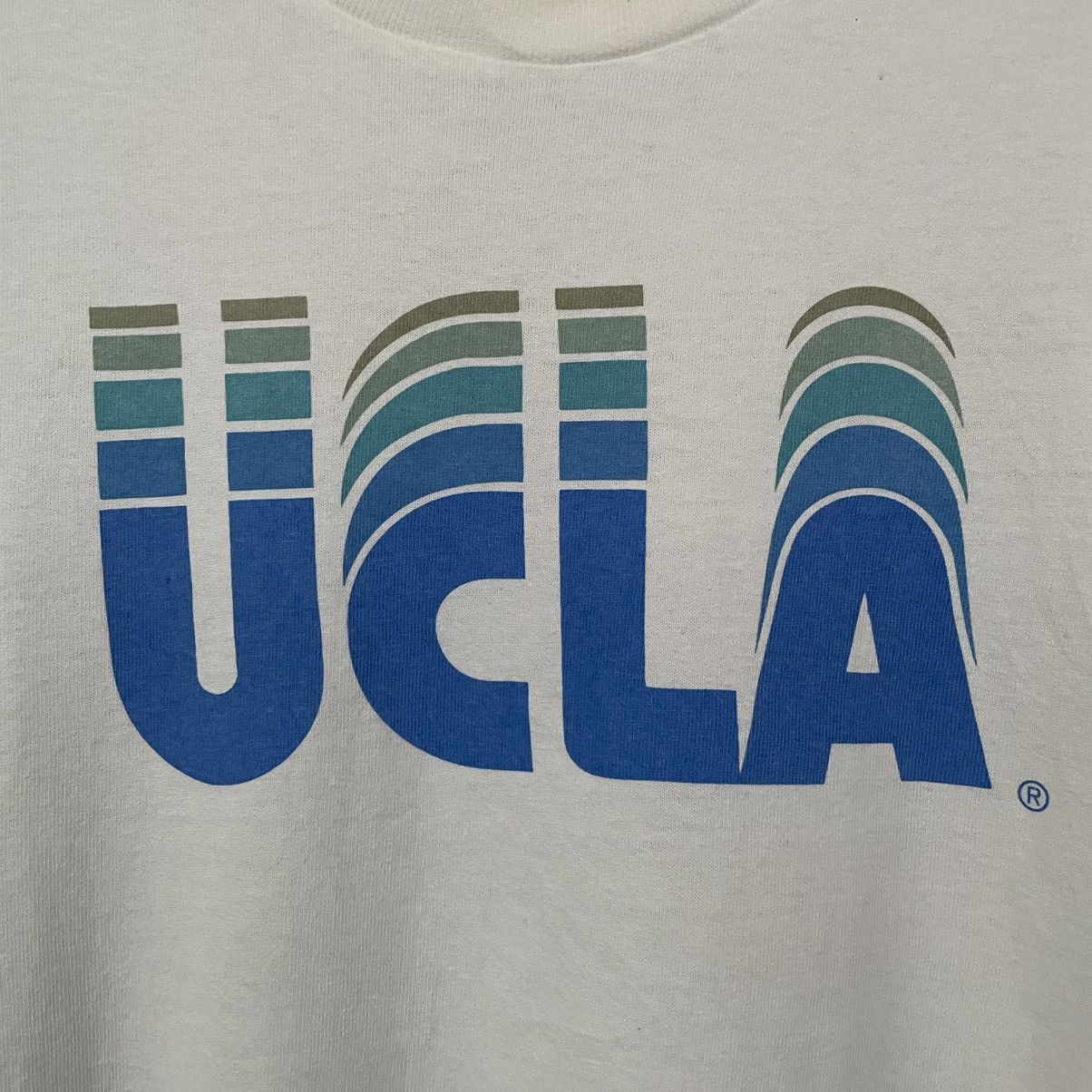 Vintage Vintage 90s UCLA Bruins T Shirt Size US M / EU 48-50 / 2 - 2 Thumbnail
