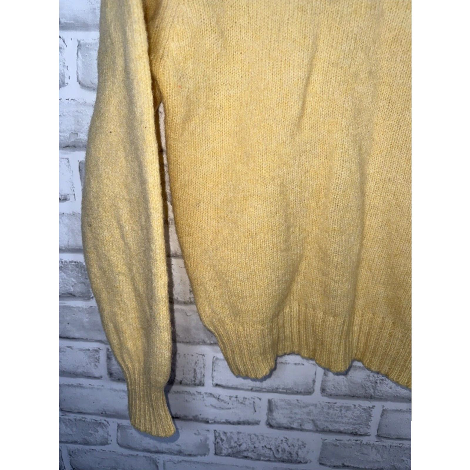 Vintage VINTAGE Amana Women's Medium Yellow Wool Pullover Sweater Long Sleeve Size M / US 6-8 / IT 42-44 - 5 Thumbnail