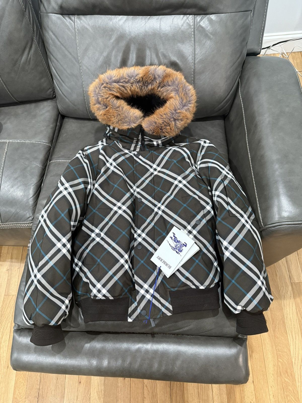 Burberry Burberry fur hood parka Size US M / EU 48-50 / 2 - 1 Thumbnail
