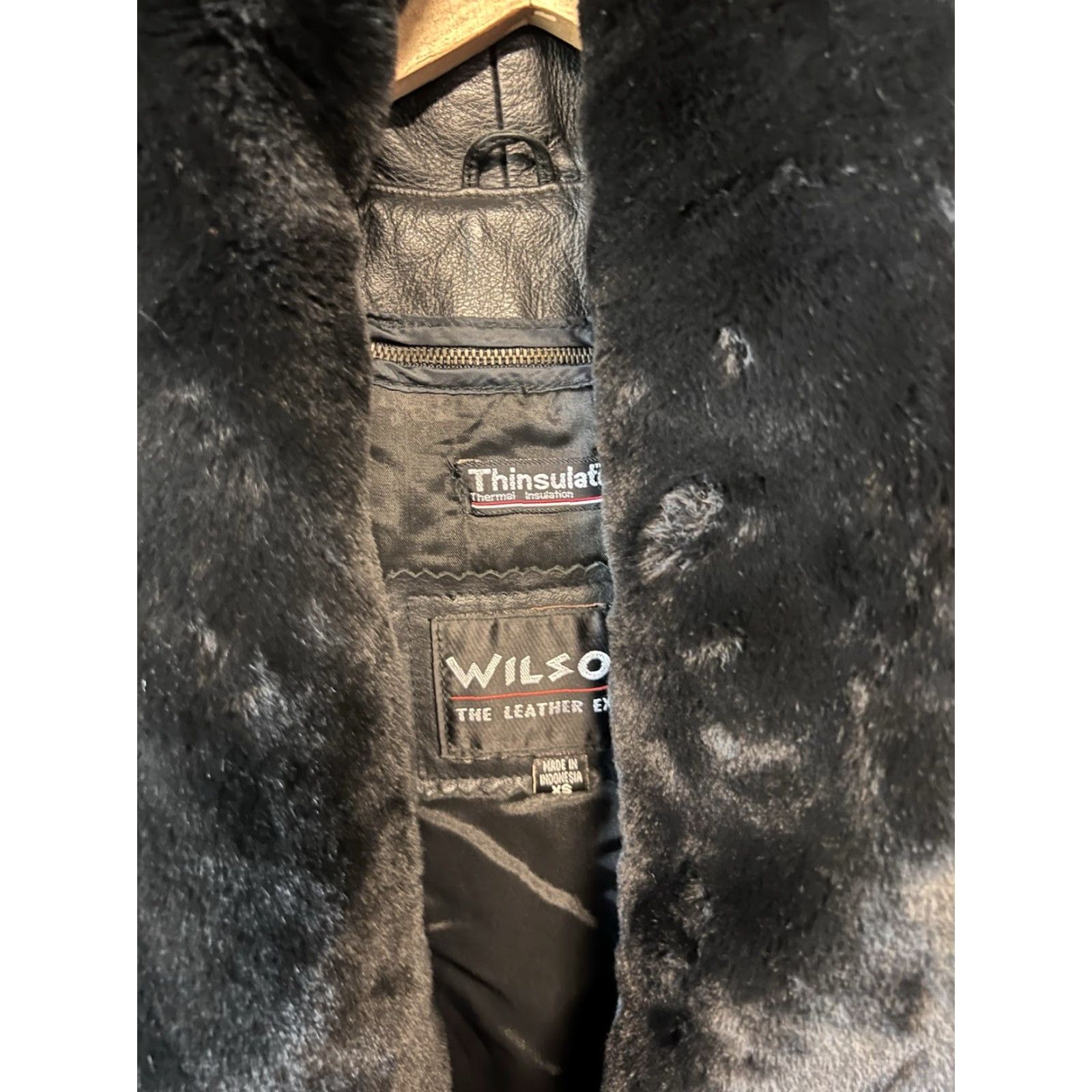 Vintage VINTAGE Wilsons Leather Womens Black Leather Peacoat Jacket XS Size Jacket Womens XS Black Pea Coat Womens Size XS / US 0-2 / IT 36-38 - 3 Thumbnail