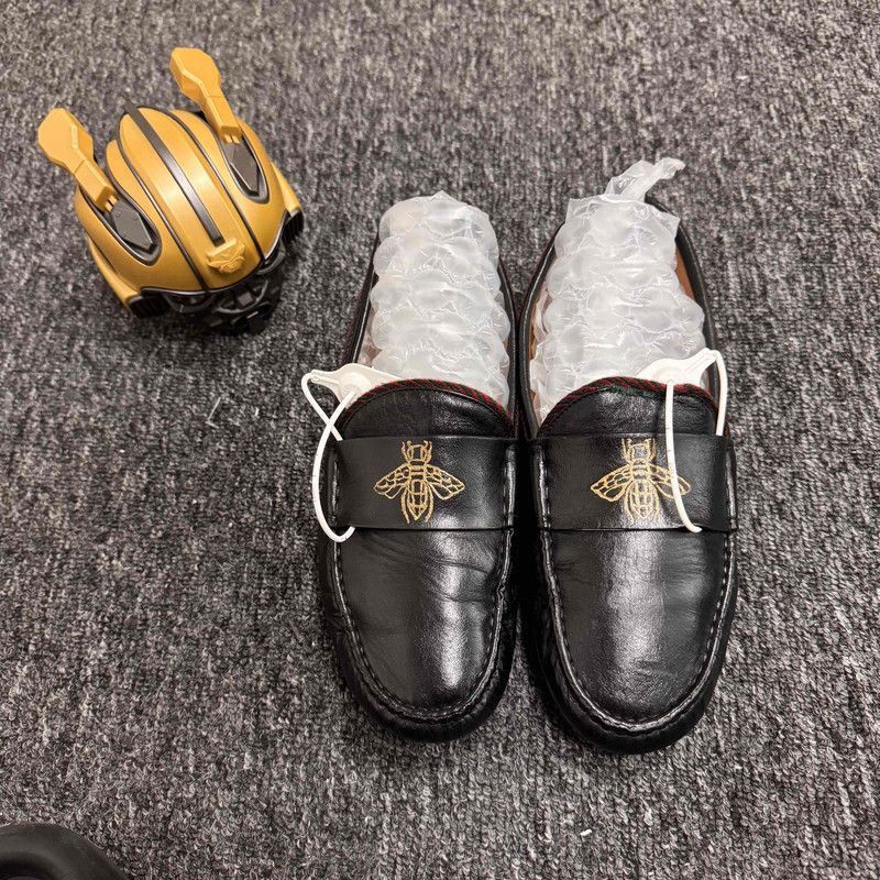 Gucci Gucci Black Leather Loafers with Bee Embroidery - Size US 7.5 / EU 40-41 - 2 Thumbnail