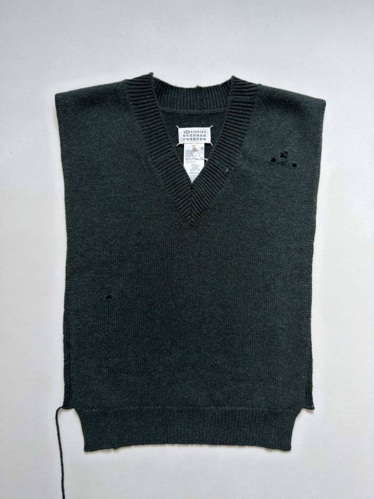 Maison Margiela A/W 21 Distressed Wool Sweater Vest Size US S / EU 44-46 / 1 - 2 Thumbnail
