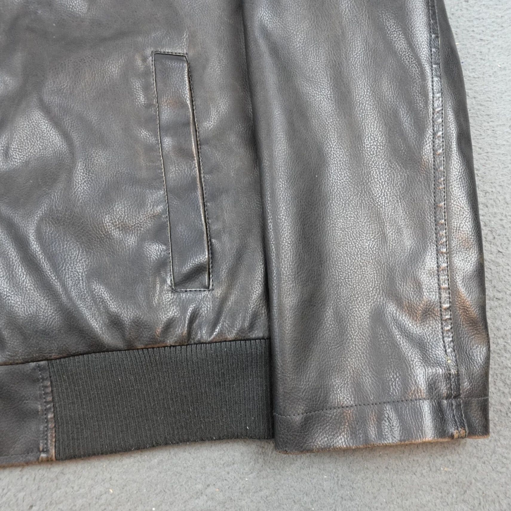 Sean John Sean John Jacket Mens Large Black Faux Leather Bomber Full Zip Pockets Lined Size US L / EU 52-54 / 3 - 2 Thumbnail