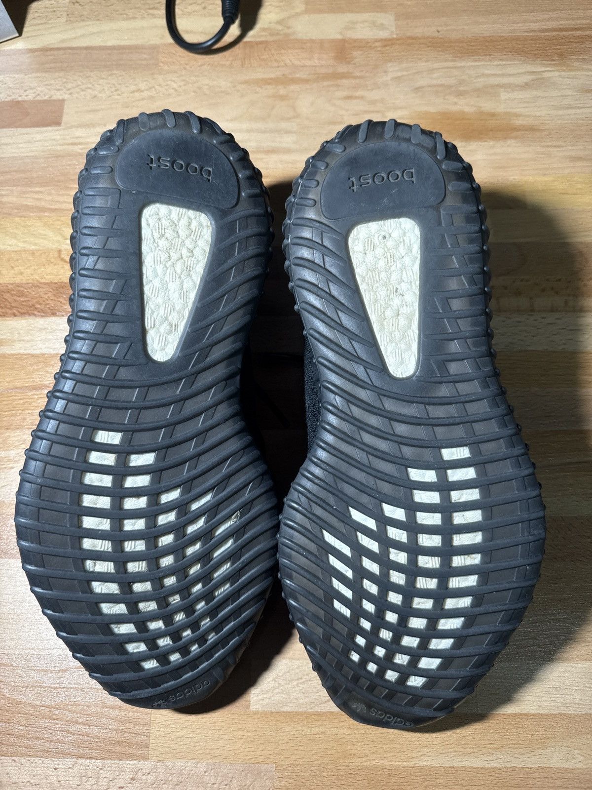 Yeezy Yeezy 350 V2 Bred Size US 11 / EU 44 - 5 Thumbnail