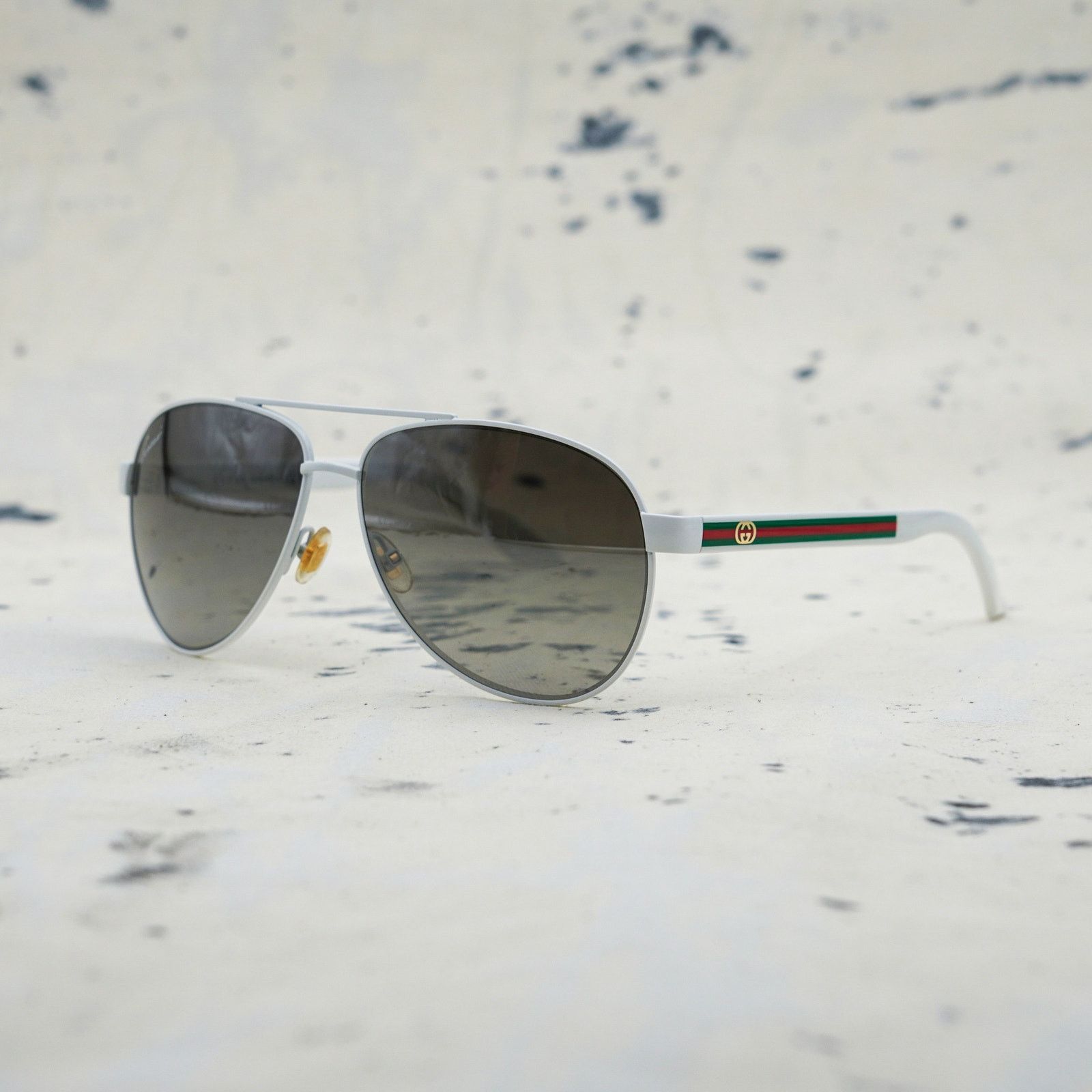 Gucci Gucci GG2400 White Oval GG Logo Kurt Cobain Sunglasses | Grailed