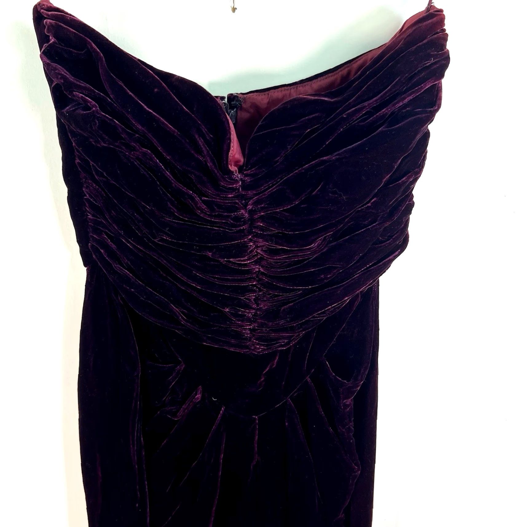 Vintage VINTAGE Albert Capraro Red Velvet Sleeveless Gown Size 8 Formal Dress Womens Size M / US 6-8 / IT 42-44 - 2 Thumbnail