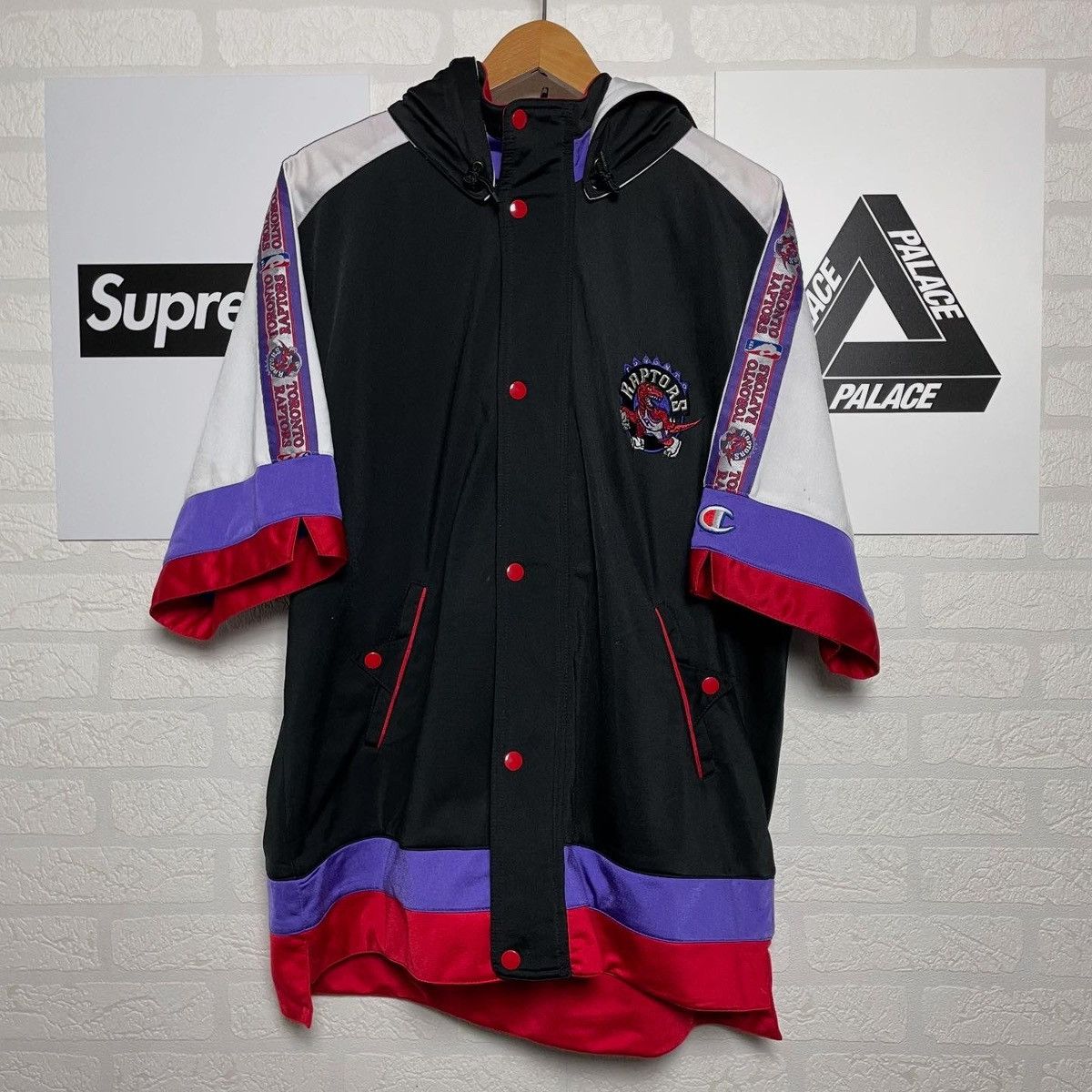 Champion 90s TORONTO RAPTORS CHAMPION HOODIE T-SHIRT RARE Size US M / EU 48-50 / 2 - 1 Thumbnail