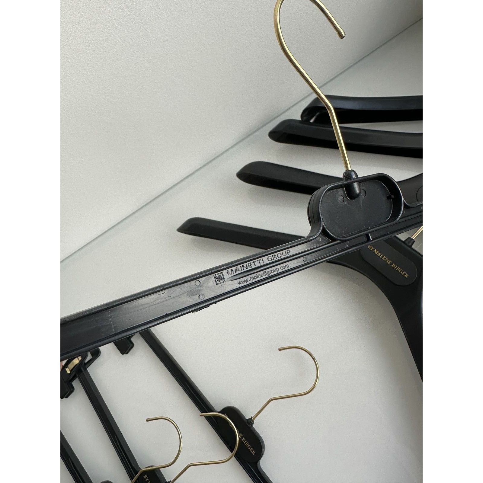 By Malene Birger By malene birger logo premium plastic black hangers Size ONE SIZE - 11 Thumbnail