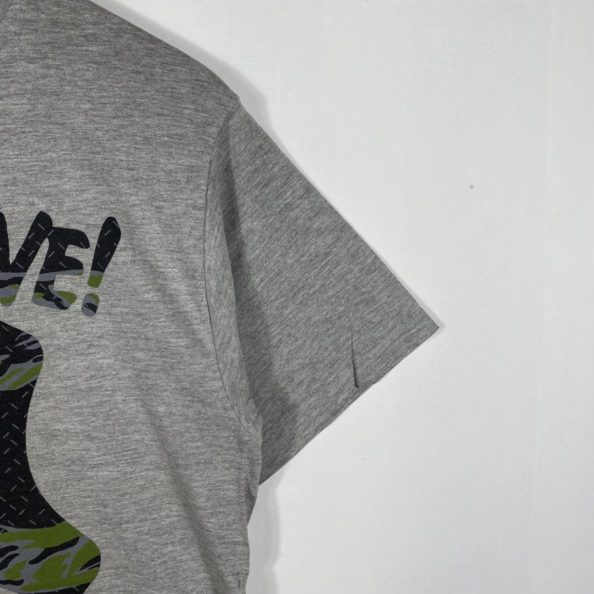 Freshjive Vintage 00s FRESHJIVE Logo Graphic Tee Shirt Medium Size Size US M / EU 48-50 / 2 - 4 Thumbnail