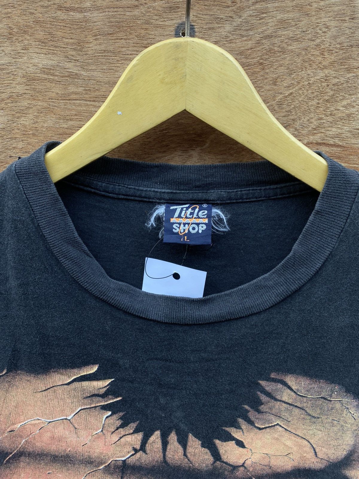 2000s y2k skull & backbone printed tshirt by title shop