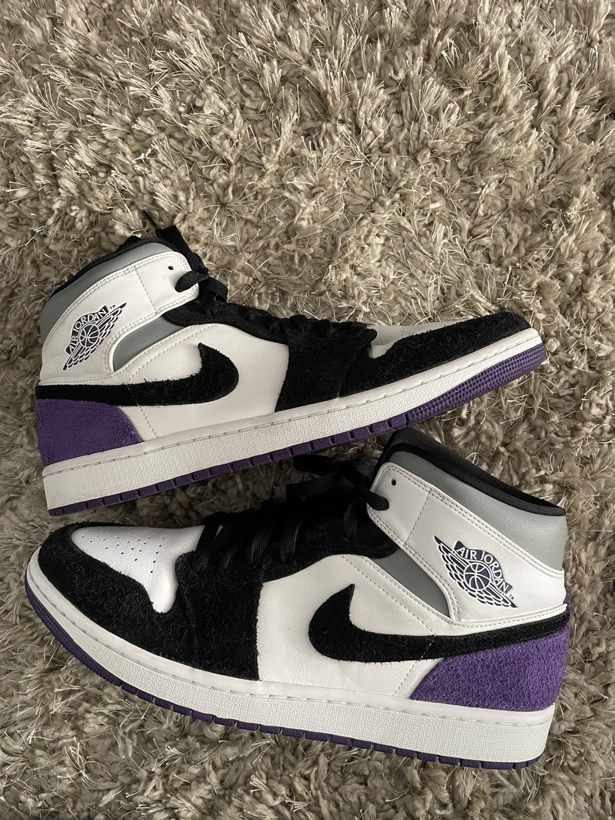 Jordan Brand Jordan 1 Mid SE Purple Size US 11 / EU 44 - 2 Thumbnail