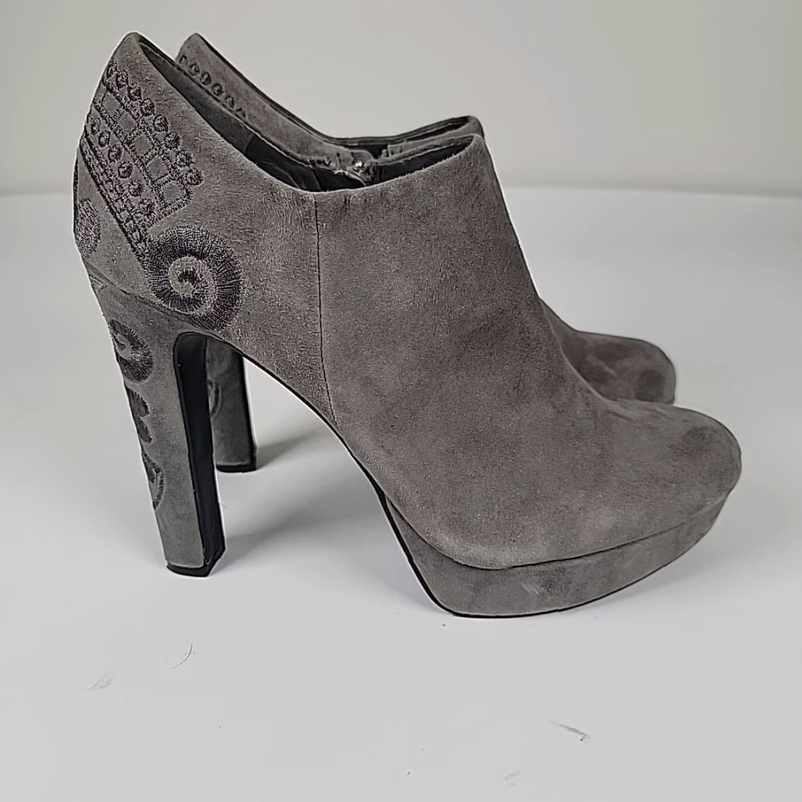 Vintage Gianni Bini Gray Suede Leather Zip Platform Ankle Boots Size 8 M Women’s Heel Stiletto Party/Cocktail Size US 8 / IT 38 - 6 Thumbnail
