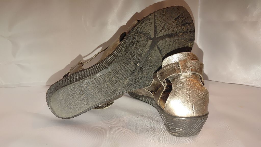 Born Born Kates Metallic Leather Sandals Size 9.5 Size US 9.5 / IT 39.5 - 9 Thumbnail