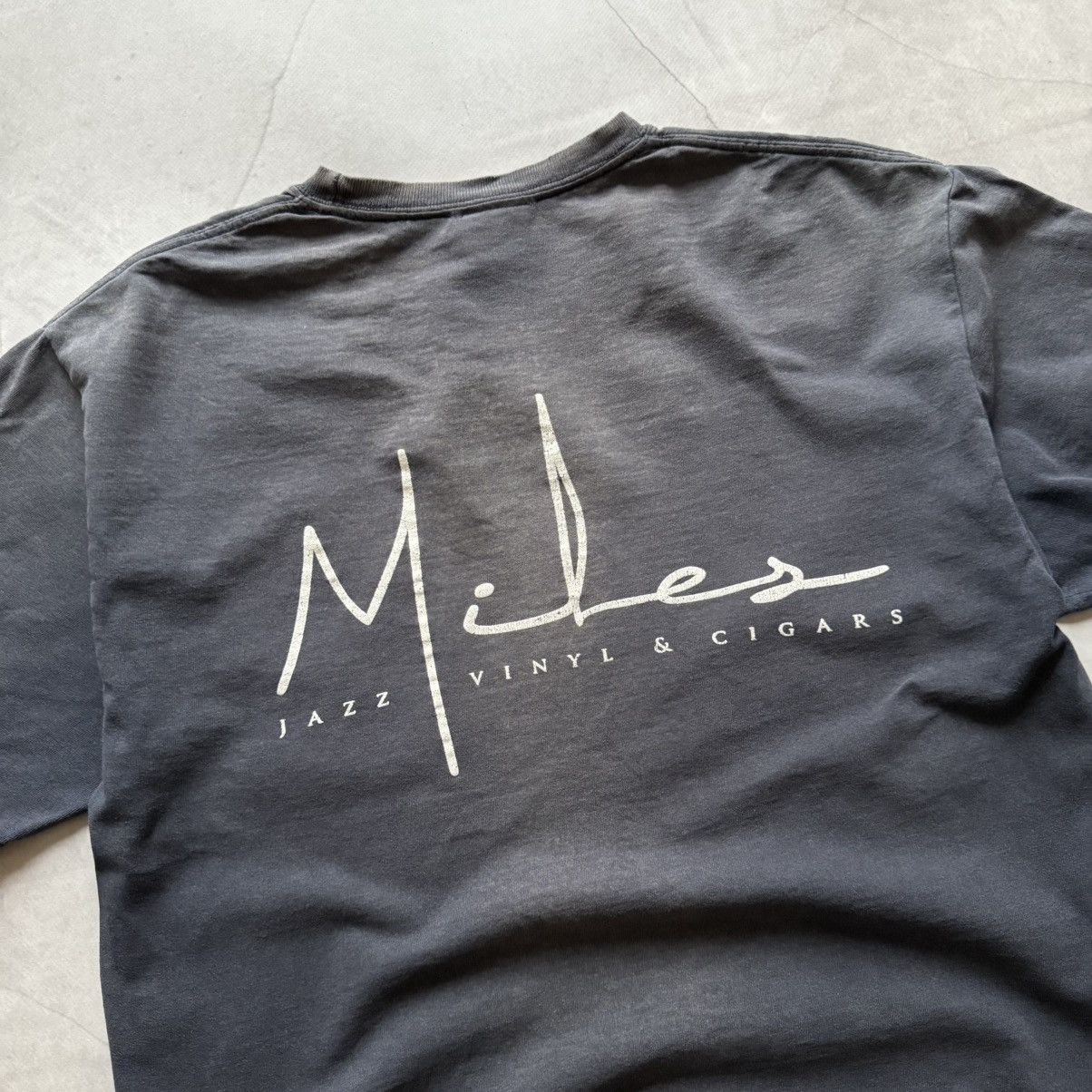 Band Tees 90s Smoked Miles Davis Faded Distressed Y2K T-shirt Tee Size US M / EU 48-50 / 2 - 3 Thumbnail