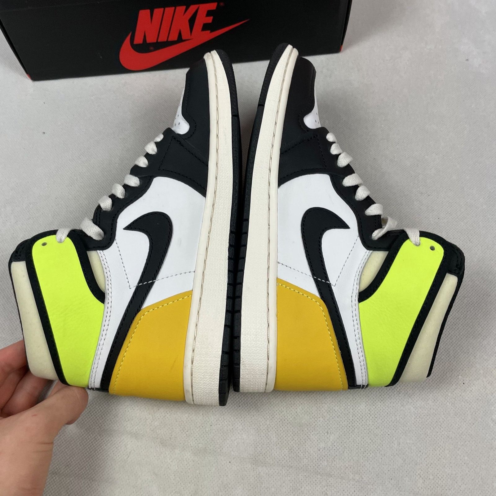 Jordan Brand × Nike Nike Air Jordan 1 High Shoes 7 Size US 7 / EU 40 - 4 Thumbnail