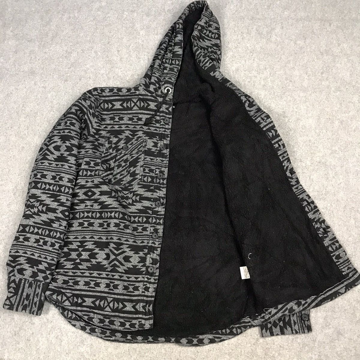 Edwin × Japanese Brand BLACK NAVAJO PUNK STYLE SHERPA EDWIN BUTTON HOODIES JACKET Size US M / EU 48-50 / 2 - 10 Thumbnail