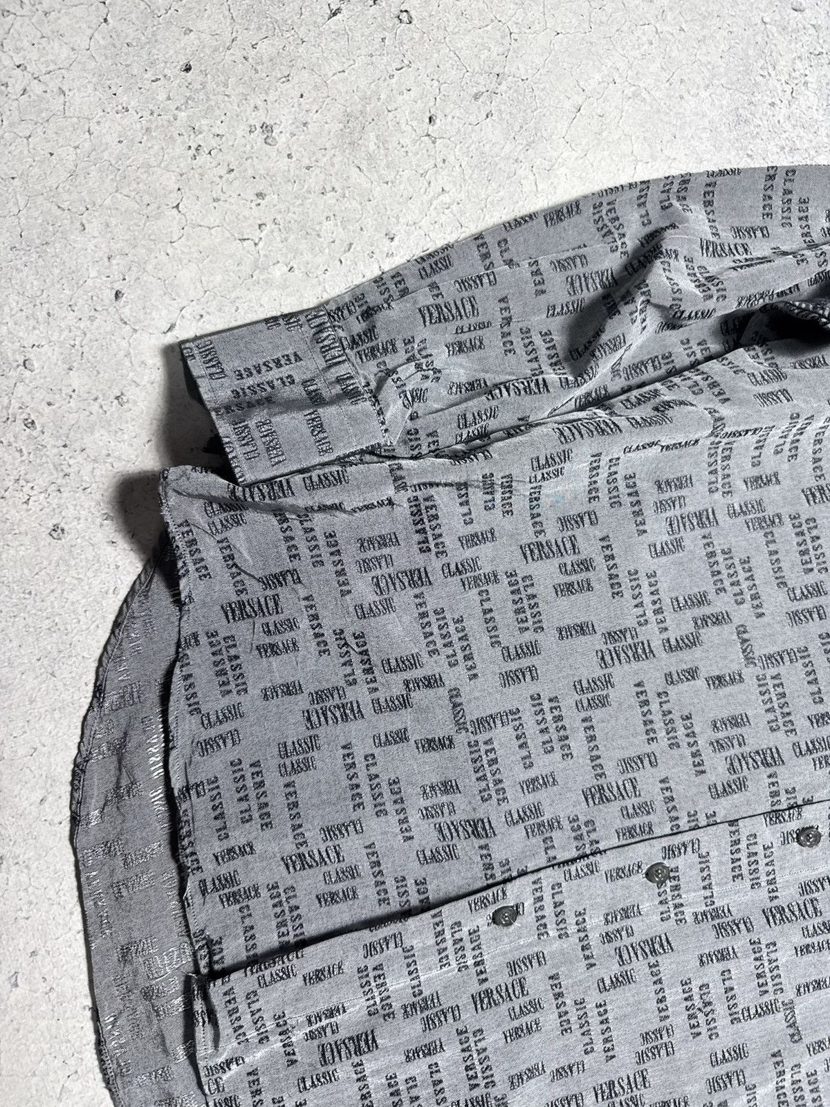 Versace Versace Classic Luxury Monogram Button Shirt Vintage Size US L / EU 52-54 / 3 - 3 Thumbnail