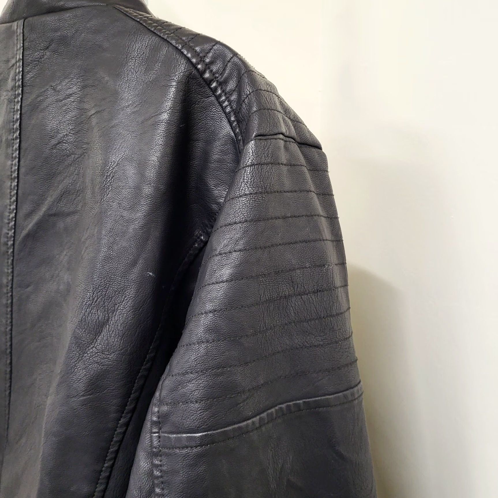 Vintage Baccini Jacket Biker Womens 3X Black Faux Leather Motorcycle Short Sleeve Long Sleeve Zip Winter Casual Plus Size Mens? Wait. Size XXL / US 16-18 / IT 52-54 - 6 Thumbnail