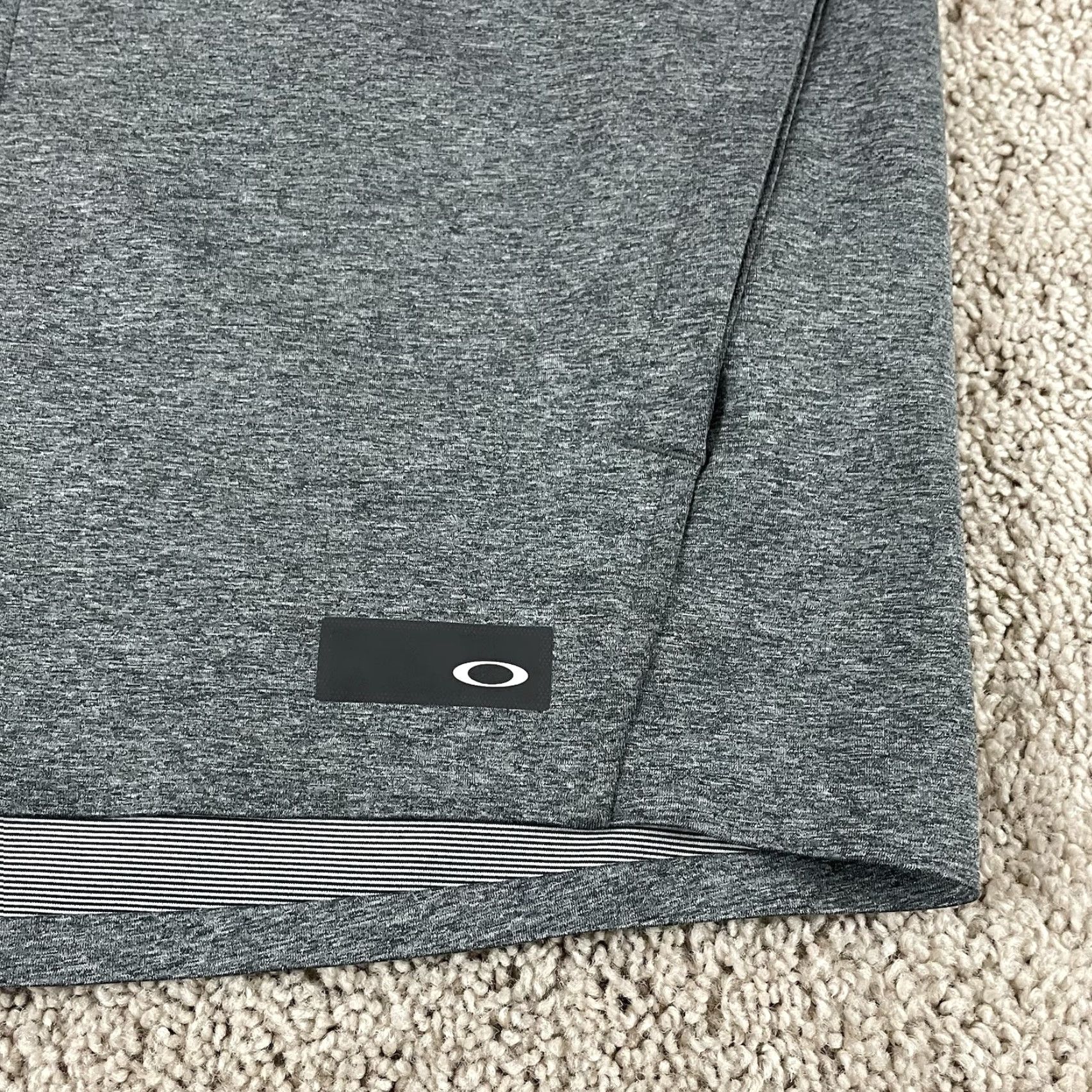 Oakley Oakley Jacket Mens Large Gray Softshell Full Zip Wind-Resistant Pockets Reflective Breathable Outdoor Short/Long? Size US L / EU 52-54 / 3 - 7 Thumbnail