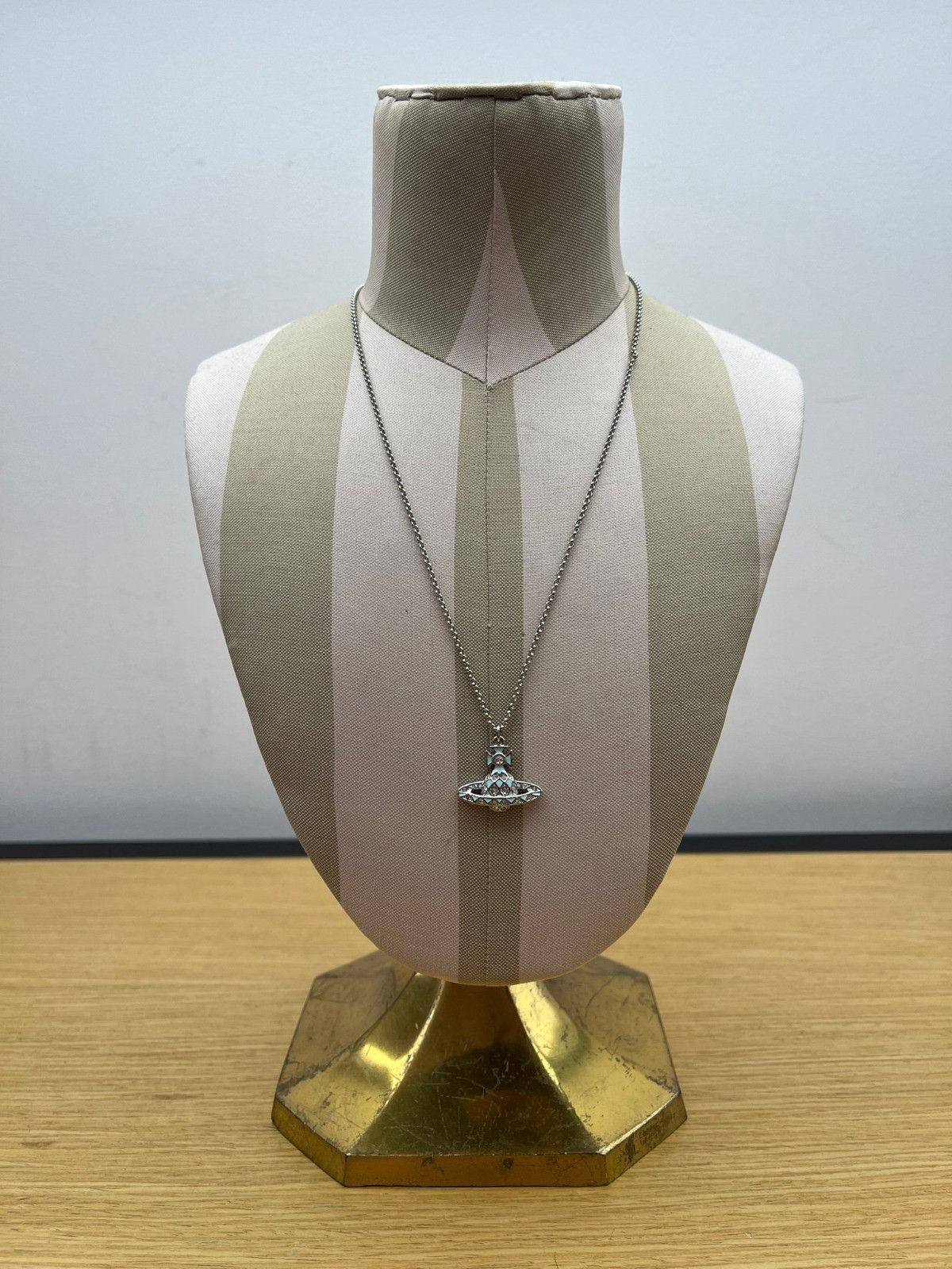Vivienne Westwood o1f1d3z1025 Size: OS / Harlequin Small Bas Relief Necklaces Size ONE SIZE - 1 Thumbnail