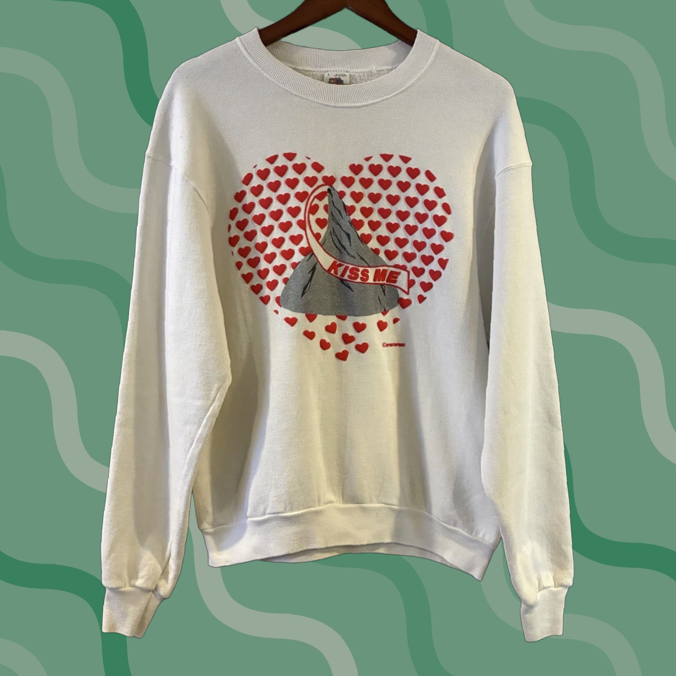 Fruit Of The Loom VINTAGE Kiss Me Heart 90s Crewneck Sweater Fruit of the Loom Women Large White Pullover Cotton Polyester Hearts Size L / US 10 / IT 46 - 1 Thumbnail