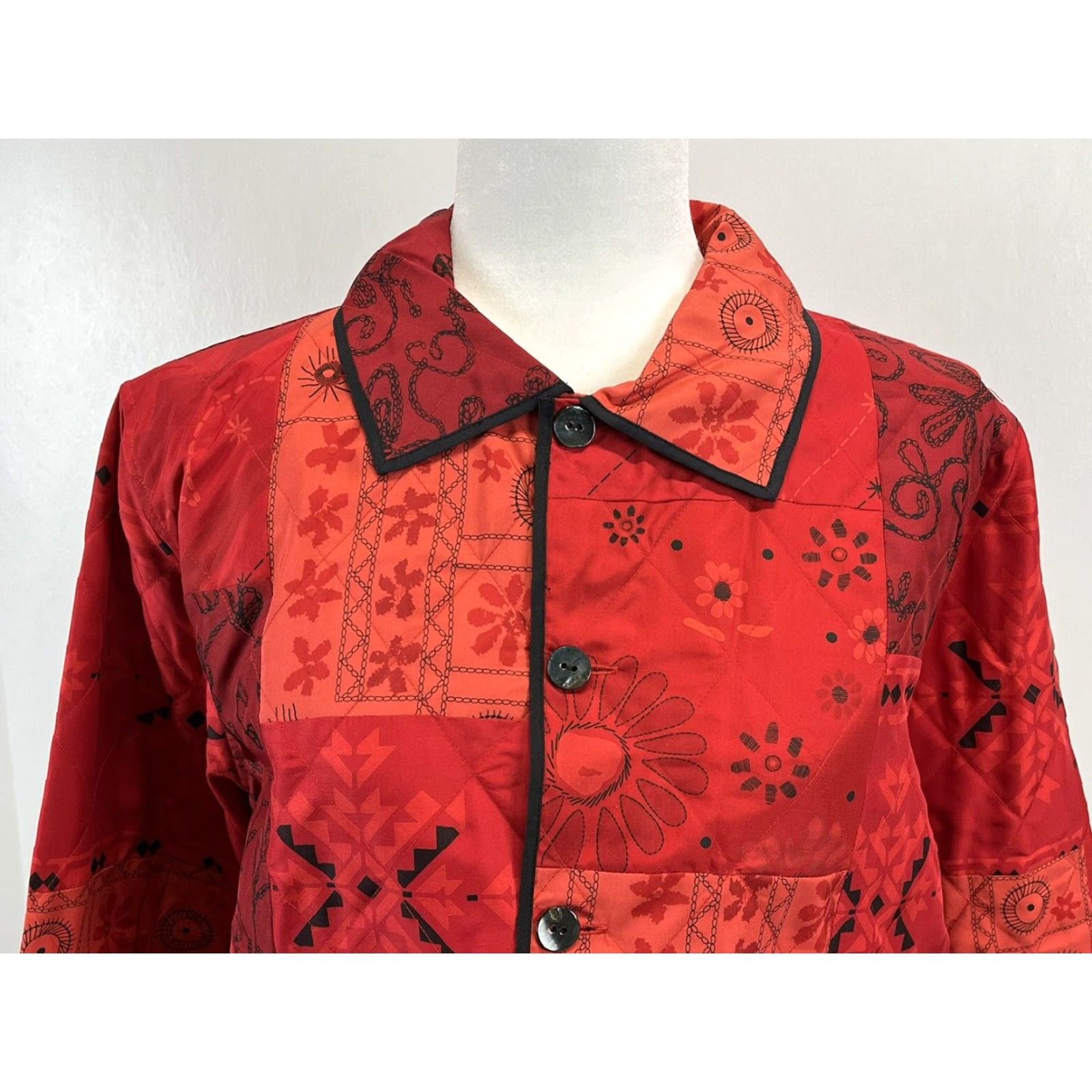 Vintage VINTAGE Chico's Designs Silk Jacket Women's Red Full Button Long Sleeve Art Geometric Pattern Medium Size M / US 6-8 / IT 42-44 - 3 Thumbnail
