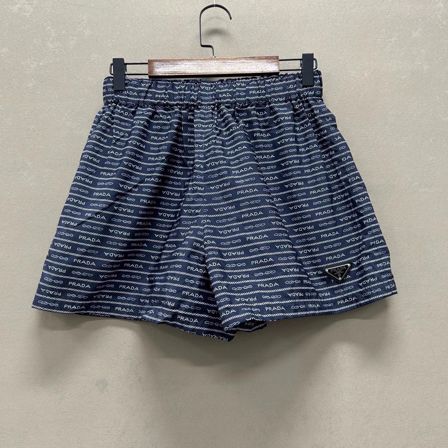 Prada Prada all over triangle logo short new 38 Size 27" / US 4 / IT 40 - 1 Thumbnail