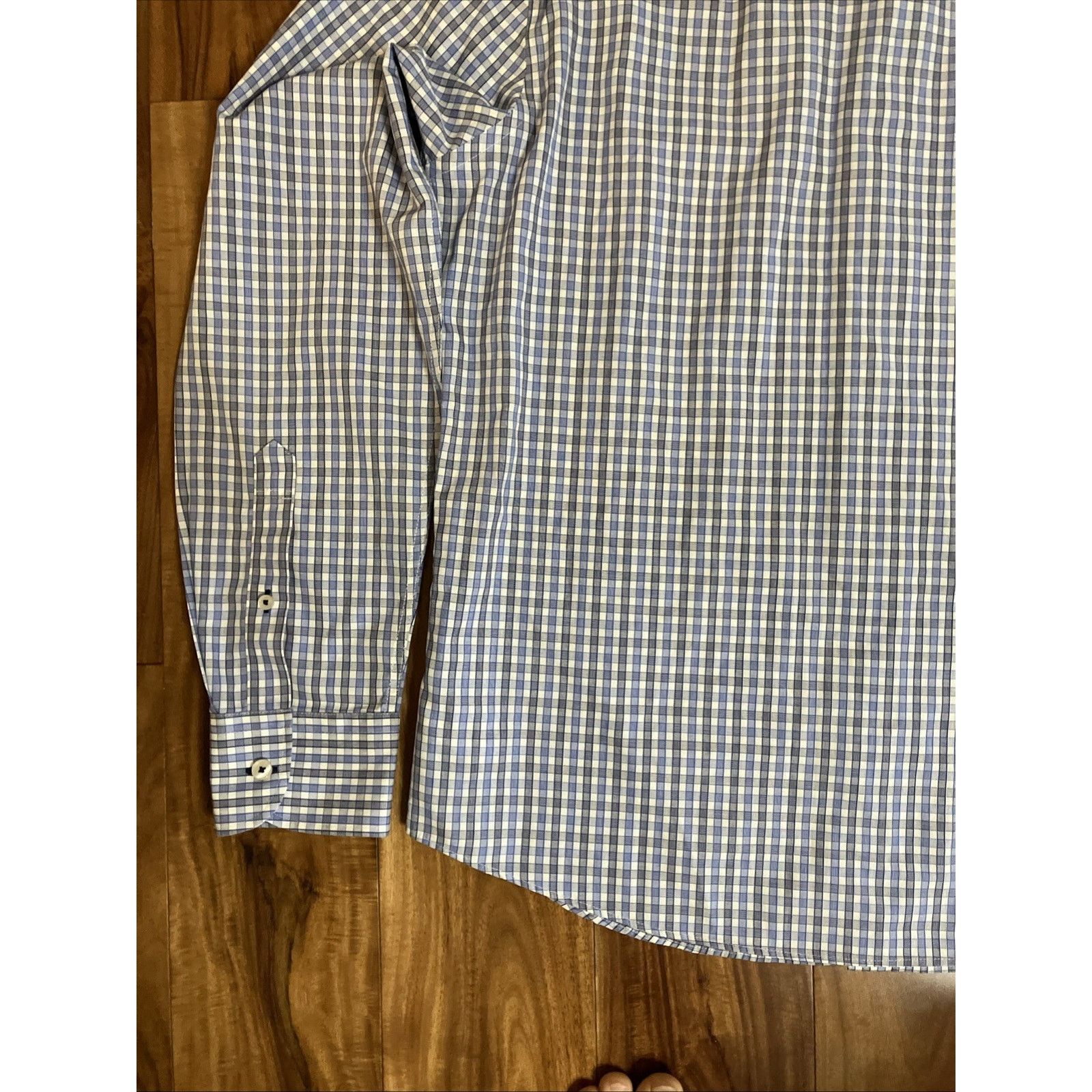 UNTUCKit UNTUCKit Shirt Mens Medium REGULAR Fit Wrinkle Free Button Size US M / EU 48-50 / 2 - 20 Thumbnail