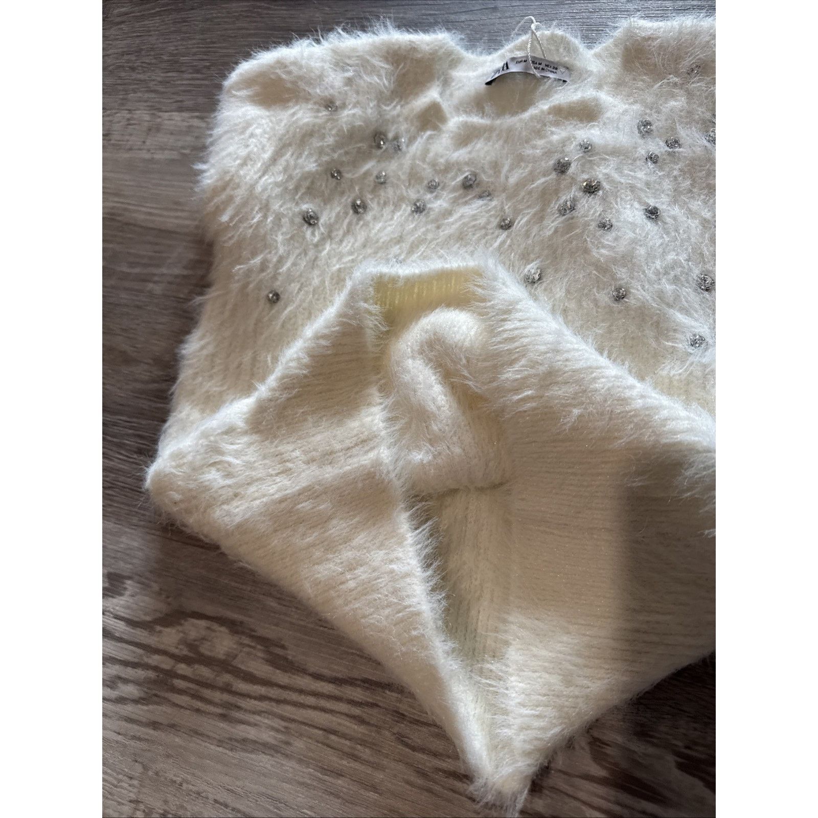 Zara NWT ZARA FAUX FUR JEWEL SWEATER White SIZE Medium Brand New Size M / US 6-8 / IT 42-44 - 7 Thumbnail