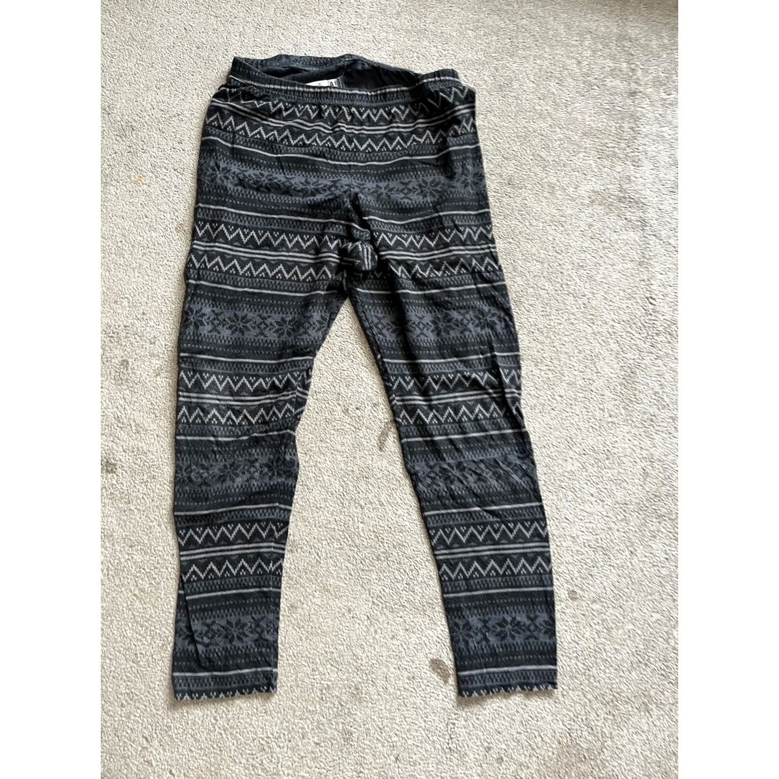 Old Navy Old Navy Leggings Women’s Size L Gray Black Aztec Print Jeans? Size 36" / US 14 / IT 50 - 2 Thumbnail
