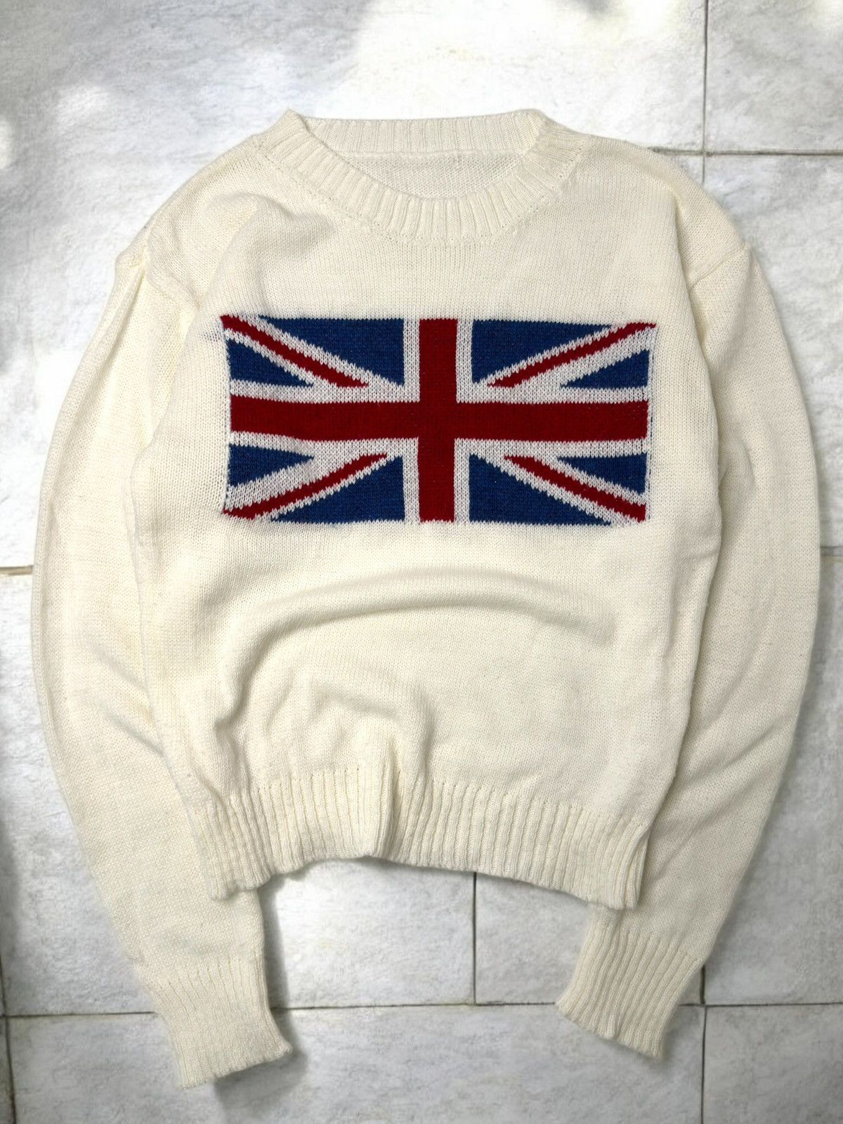 Vintage Vintage beige avant garde UK British flag sweater knit y2k Size US S / EU 44-46 / 1 - 1 Thumbnail