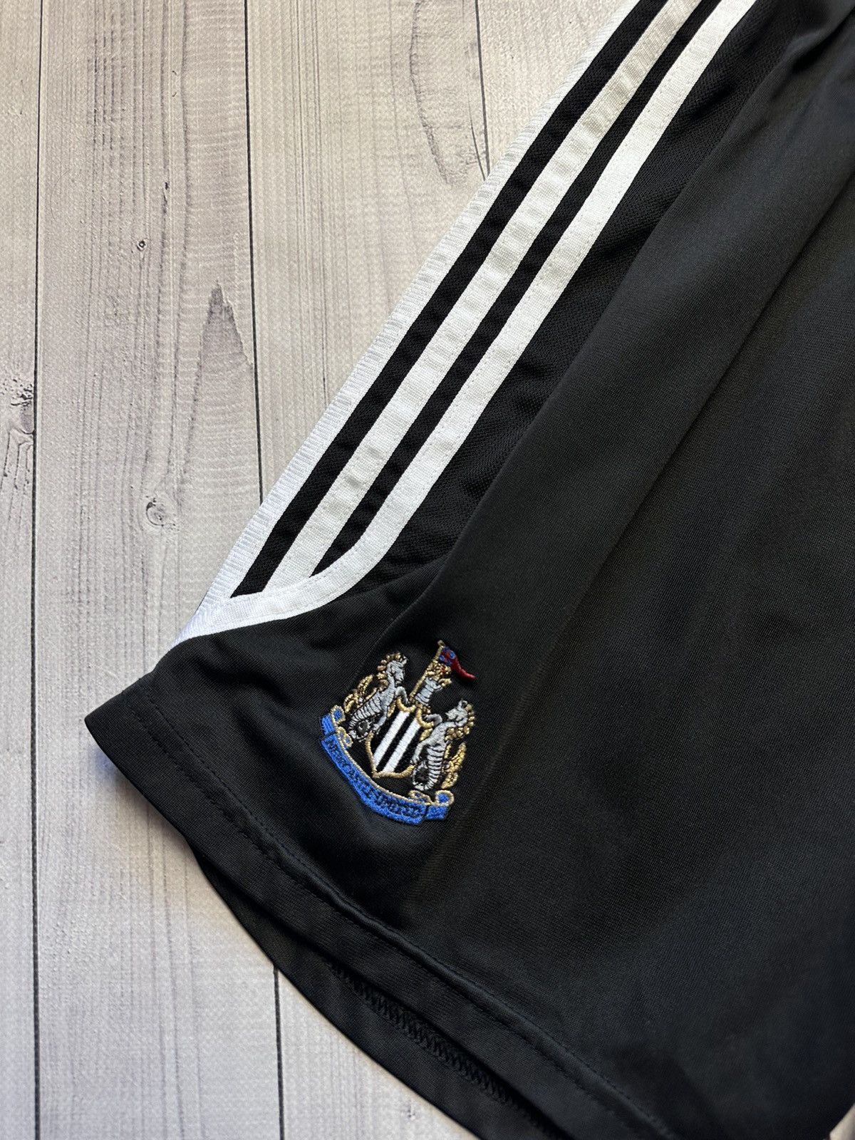 Adidas × Vintage Vintage adidas new Castle United soccer shorts size S Size US 30 / EU 46 - 2 Thumbnail