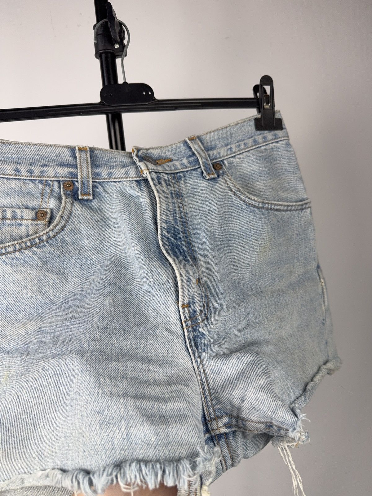 Levi's Vintage Clothing 90s Distressed Levi’s 501 Cut Off High Rise Denim Shorts Y2K Size 28" / US 6 / IT 42 - 4 Thumbnail