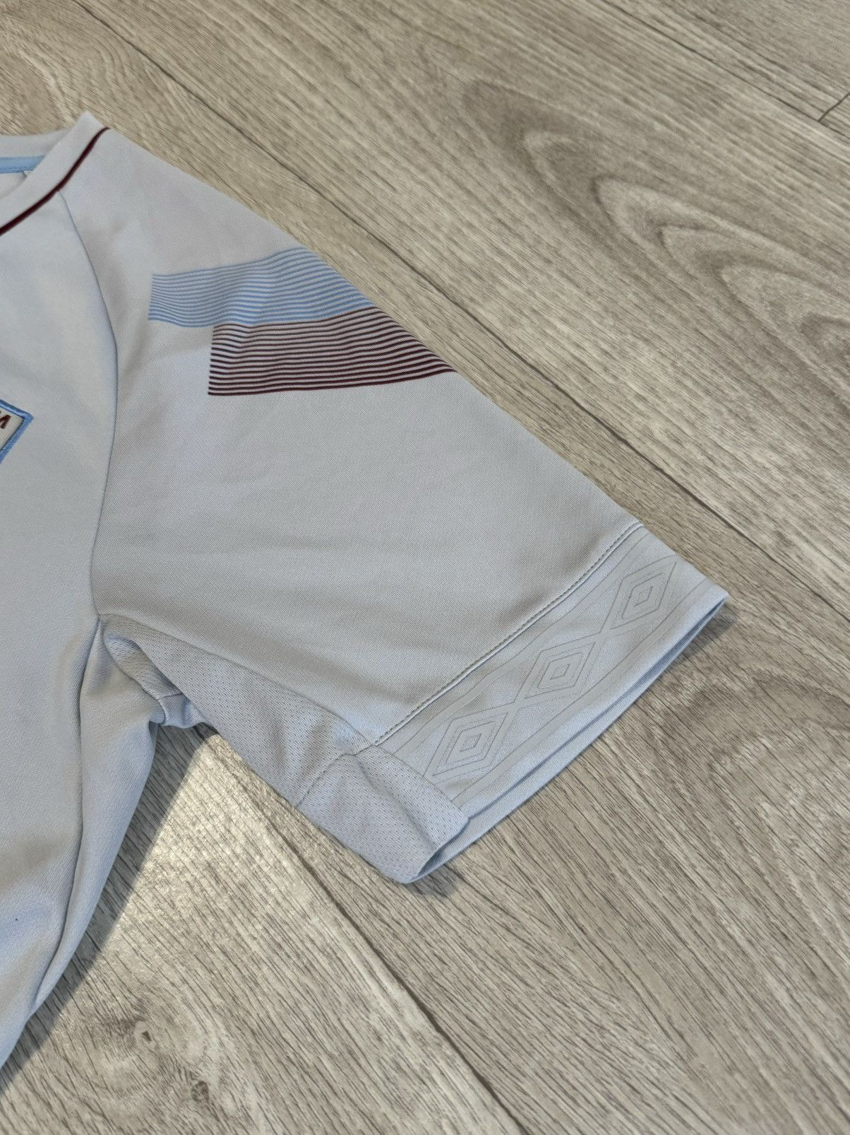 Umbro 🔷Umbro West Ham United 2017/18/19 Soccer jersey🔷 Size US M / EU 48-50 / 2 - 3 Thumbnail