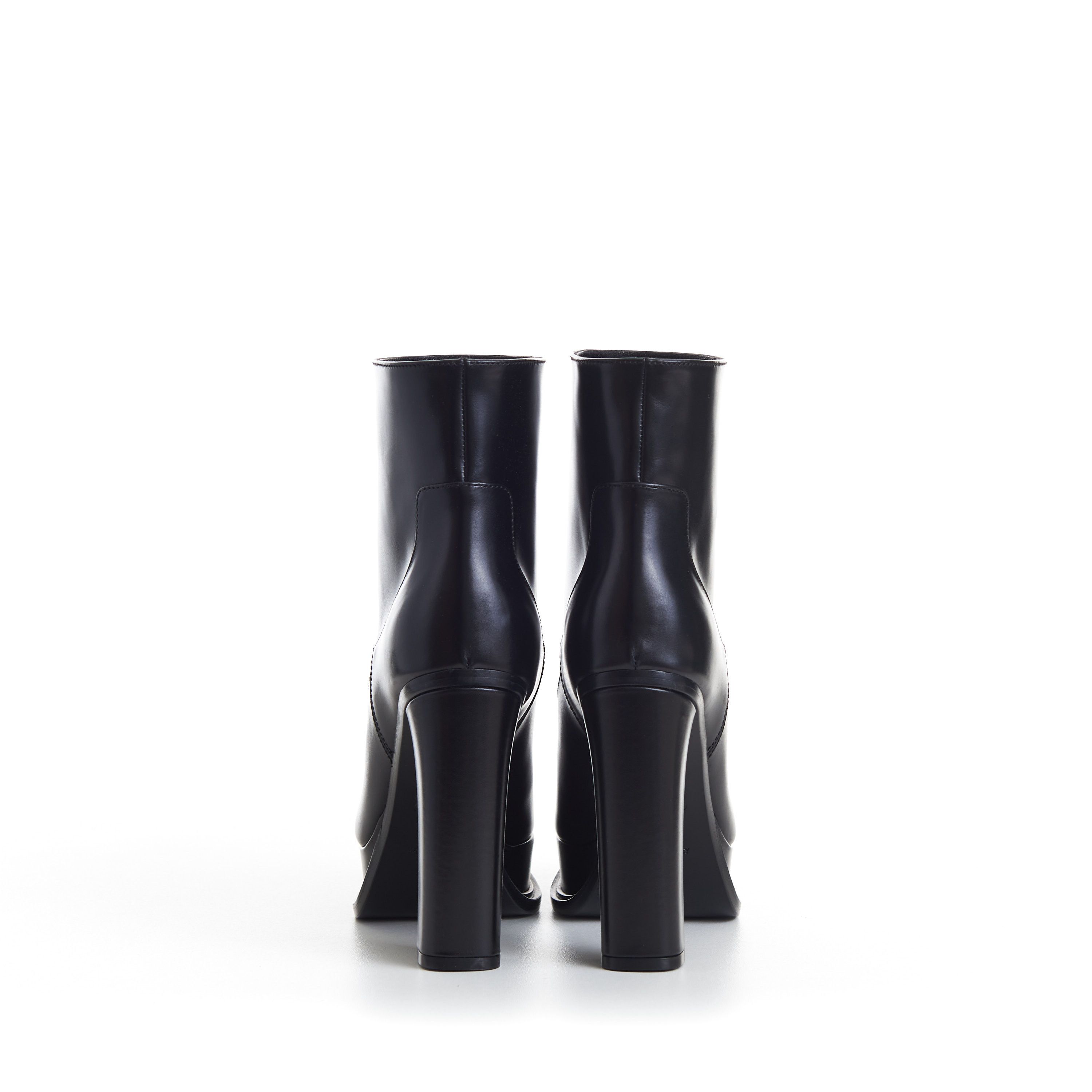 Alexander McQueen Black Leather Platform Ankle Boot - Pull Up, Round Toe Size US 9 / IT 39 - 7 Thumbnail