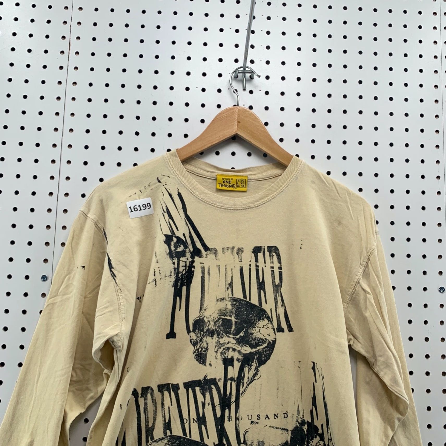 Forever 21 VINTAGE One Thousand Skull Graphic Shirt Adult Medium Yellow Long Sleeve T-Shirt Size US M / EU 48-50 / 2 - 2 Thumbnail