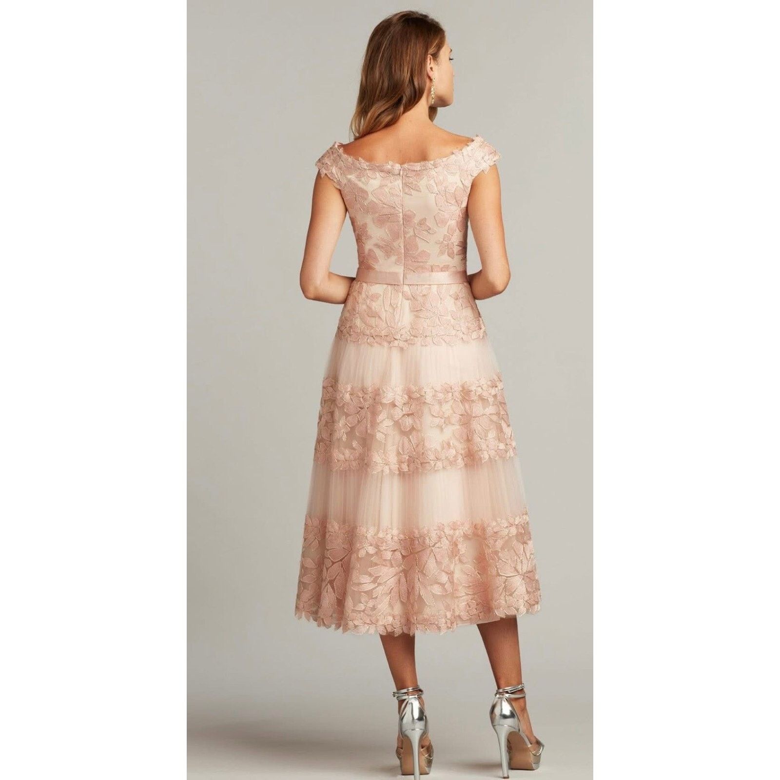 Tadashi Shoji TADASHI SHOJI Adriane Floral Embroidered Dress Antique Sz 8 Size S / US 4 / IT 40 - 3 Thumbnail