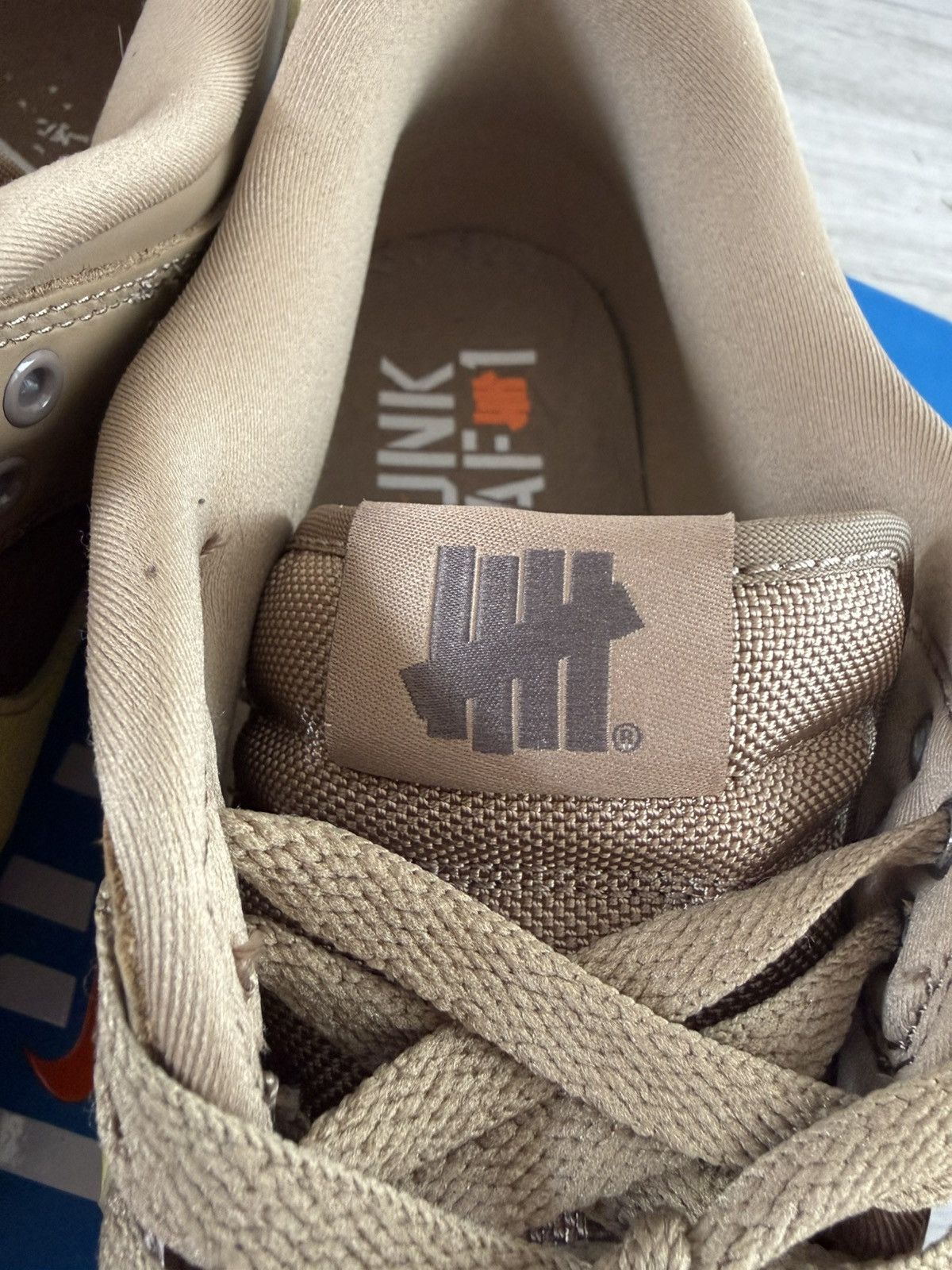 Nike × Undefeated Undefeated Nike Dunk Low Canteen Lemon Palomino Sz 12 Used Size US 12 / EU 45 - 6 Thumbnail
