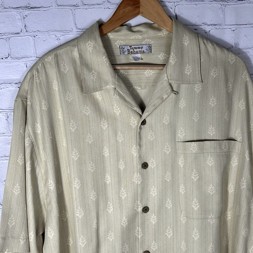 Tommy Bahama Tommy Bahama Polo Shirt Mens L Silk Hawaiian Golf Tan Beige Cream T3578 Size US L / EU 52-54 / 3 - 2 Thumbnail
