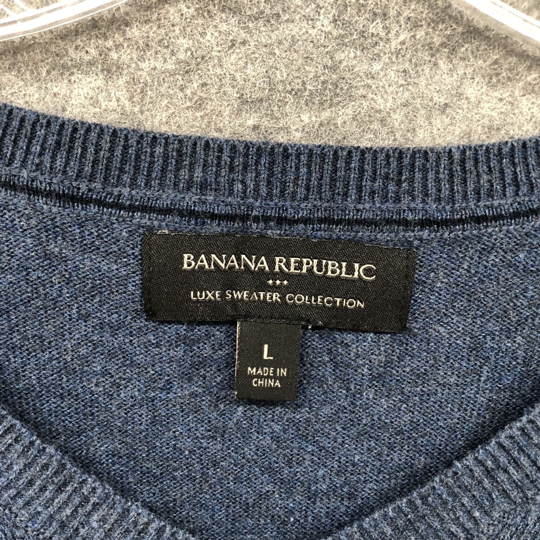 Banana Republic Banana Republic Luxe V-Neck Sweater Mens L Navy Blue Lightweight Cotton Blend Size US L / EU 52-54 / 3 - 5 Thumbnail