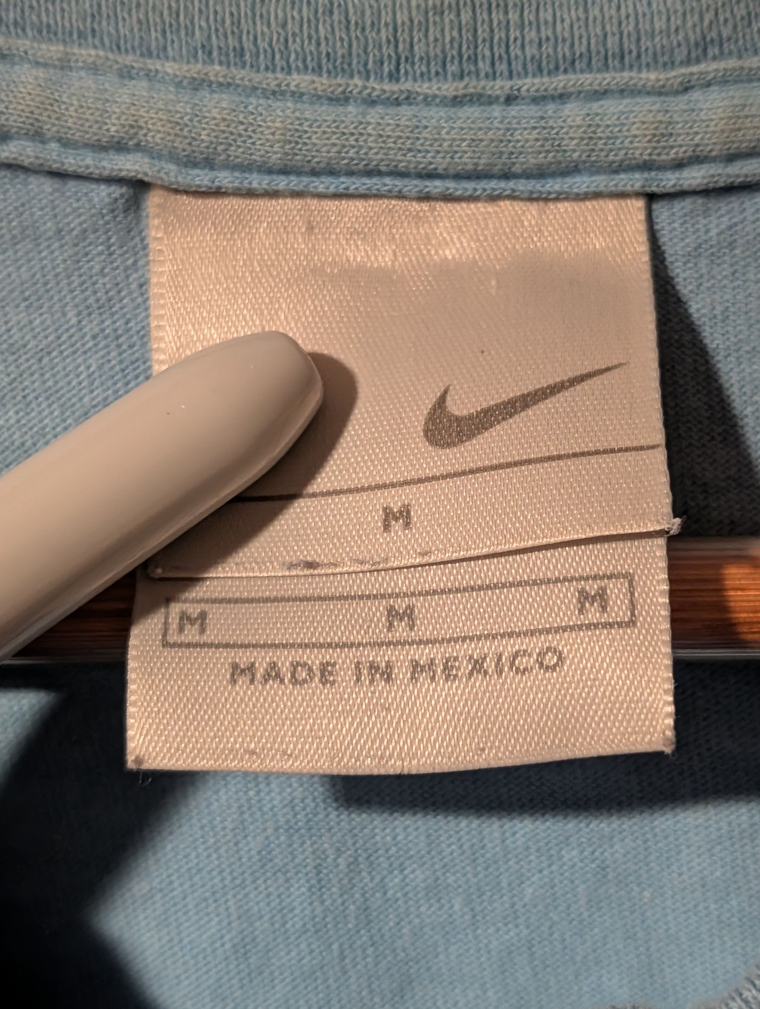 Nike Vintage Nike Mini Swoosh T Shirt Medium Blue Boxy Fit Mexico Size US M / EU 48-50 / 2 - 3 Thumbnail