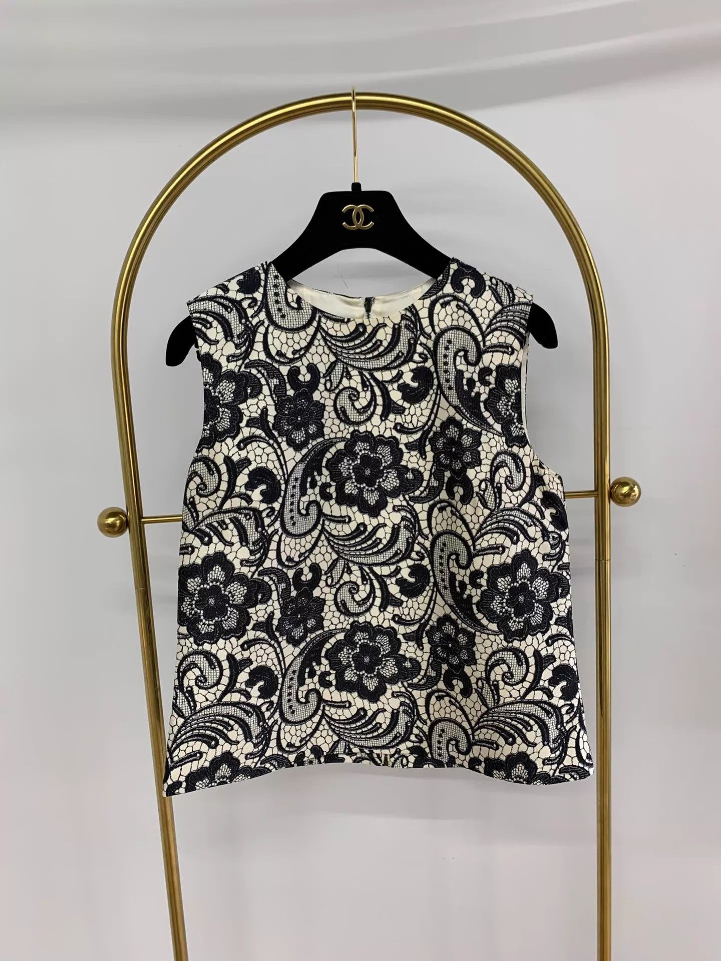 Dolce & Gabbana DG B&W Colorblock Printed Sleeveless Top Skirt Set 40/44 Size S / US 4 / IT 40 - 2 Thumbnail
