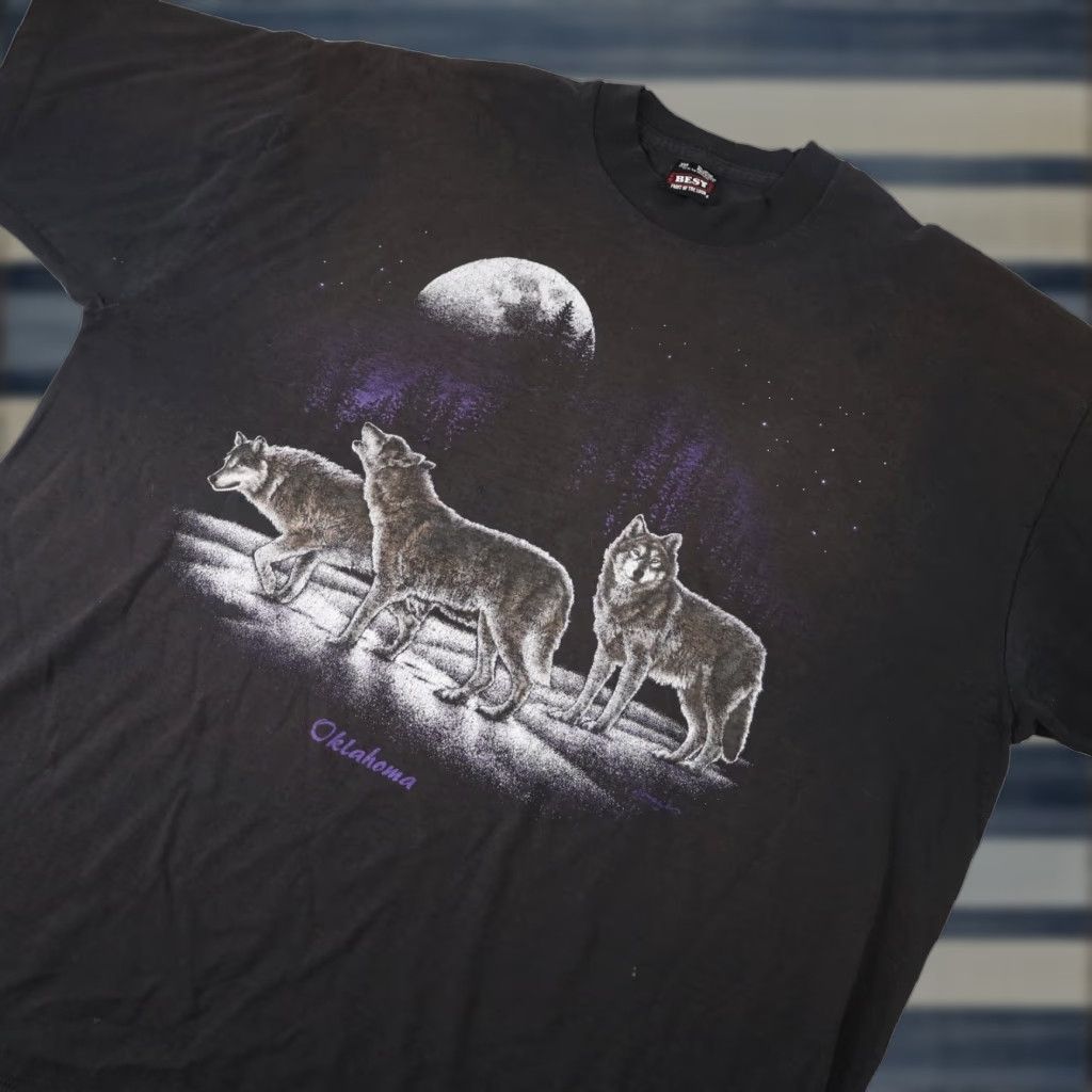 Vintage VINTAGE Wolf Night Scene Graphic T Shirt Men's 2XL Black Shirts Mens Size US XXL / EU 58 / 5 - 1 Thumbnail