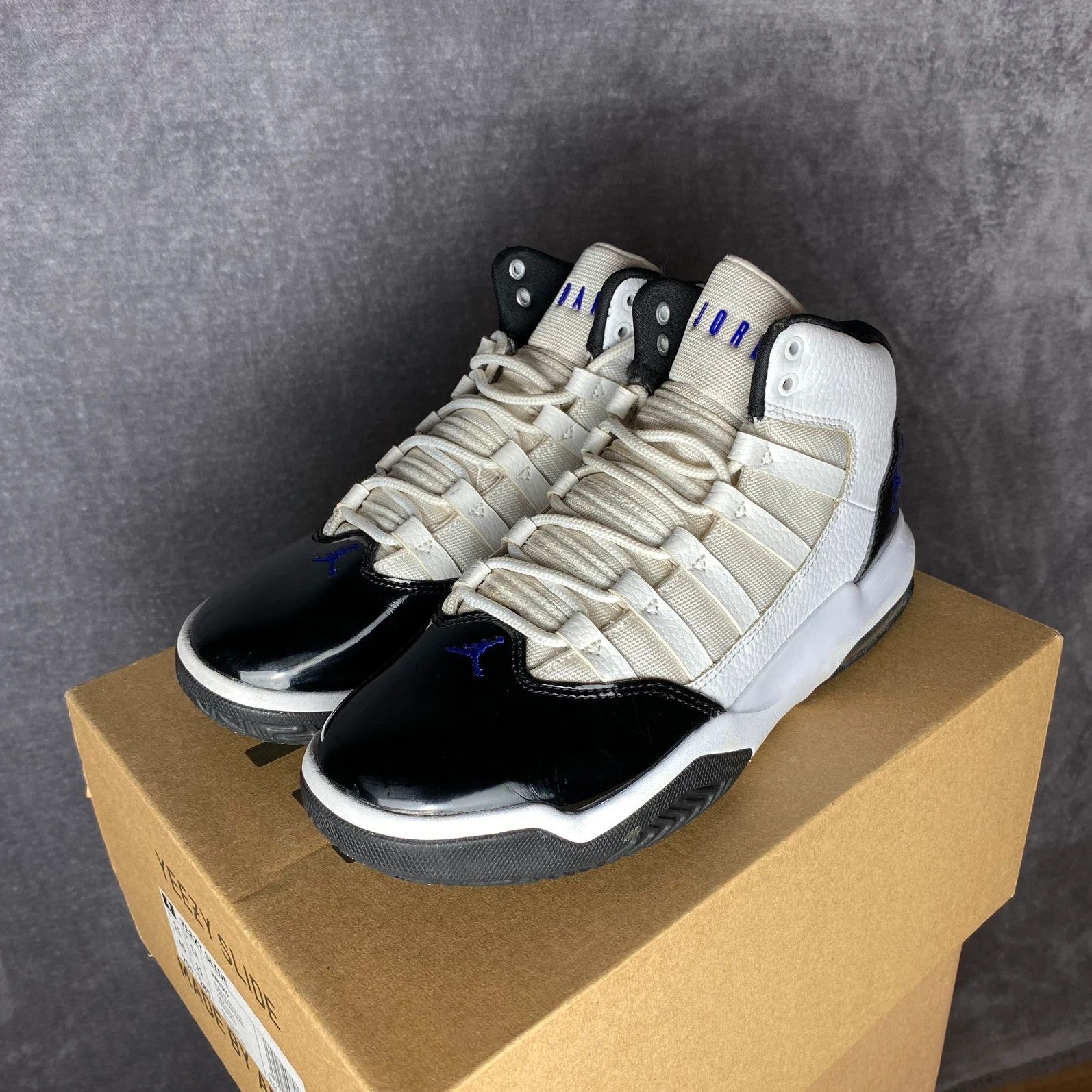 Jordan Brand Nike Air Jordan Max Aura 11 white black patent leather Size US 8 / IT 38 - 1 Thumbnail