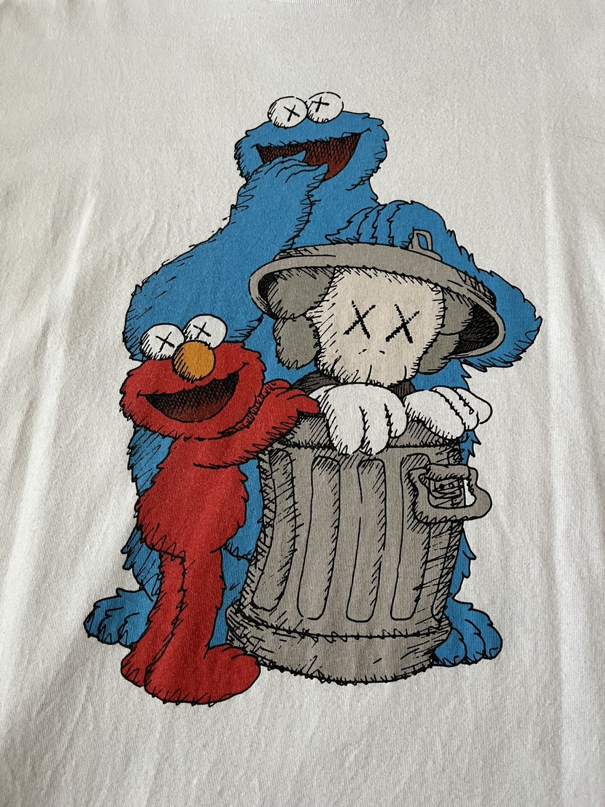 Kaws Kaws Uniqlo Sesame Street Shirt Elmo Cookie Monster Size US XXL / EU 58 / 5 - 2 Thumbnail
