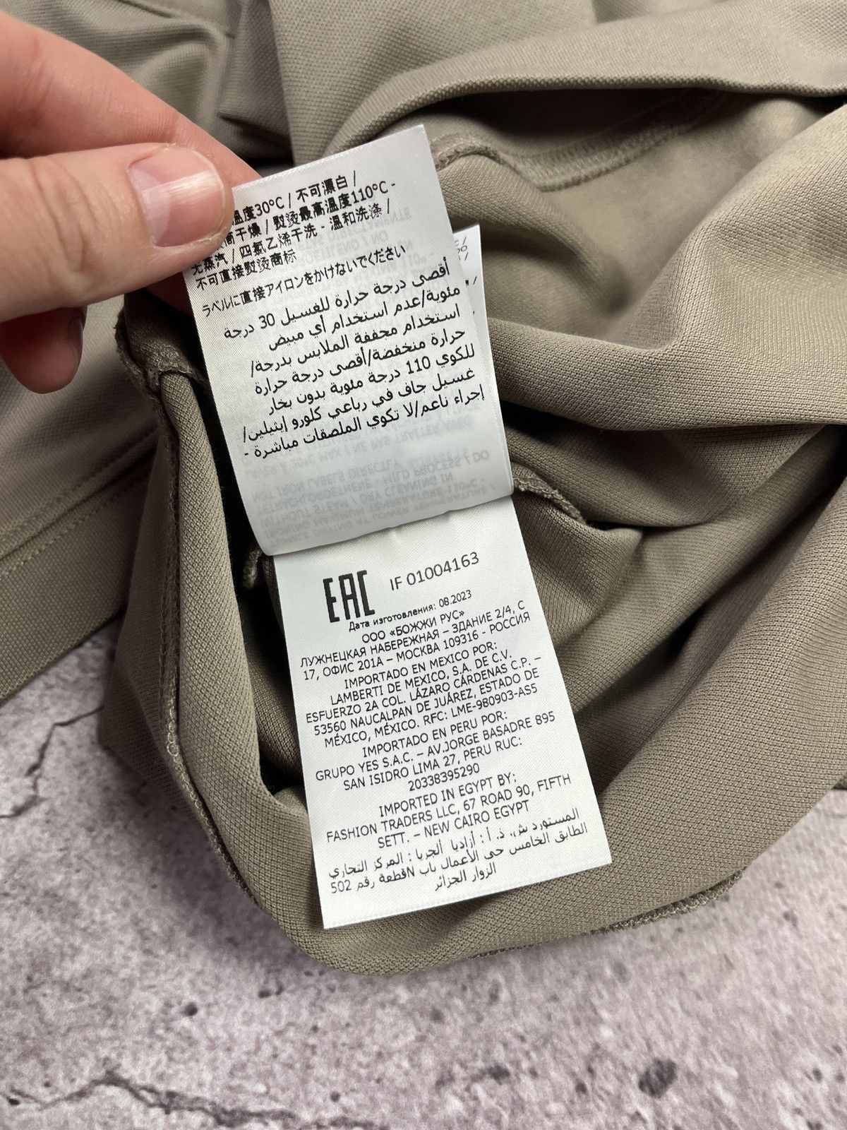 Boggi Boggi Milano 🇮🇹 Tech Your Time T-Shirt Taupe Stretch BNWT Size US M / EU 48-50 / 2 - 11 Thumbnail