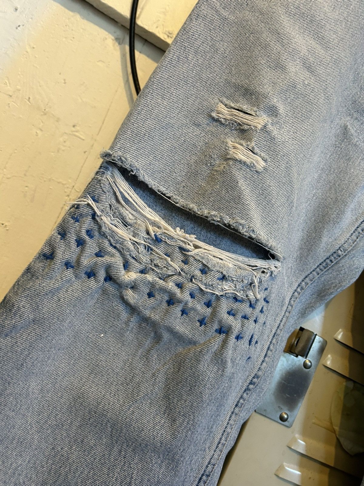 Levi's Distressed $pent signature jeans Size US 36 / EU 52 - 2 Thumbnail