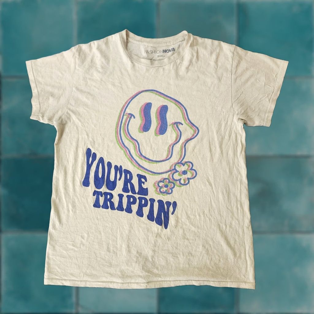 Fashion Nova Fashion Nova Youre Trippin Smiley Graphic Tee Womens Small Cream Ivory 100% Cotton T-Shirt Fun Graphic Casual Travel Shirt Women Small Crew Neck Size S / US 4 / IT 40 - 1 Thumbnail