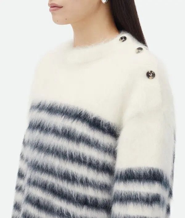 Bottega Veneta o1n1vont0925 Heavy Mariniere Mohair Sweater in Navy/Chalk Size S / US 4 / IT 40 - 4 Thumbnail