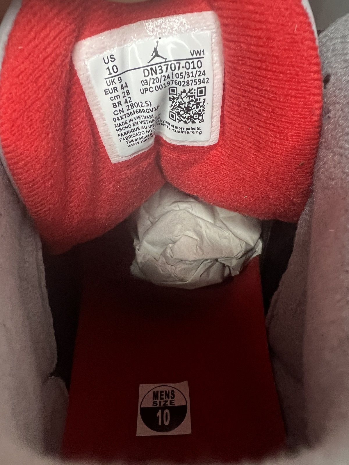 Jordan Brand Air Jordan 3 Cement Size US 10 / EU 43 - 3 Thumbnail